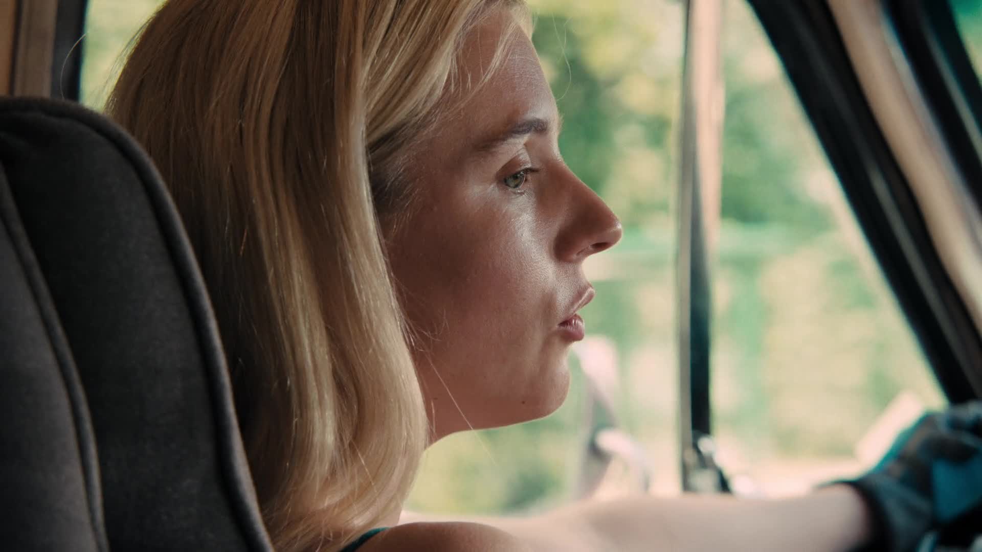 Polovina Malmö jsou kluci, co mi dali kopačky S01E04 {2025} komedie AAC 5 1 1080p CZ dabing mkv