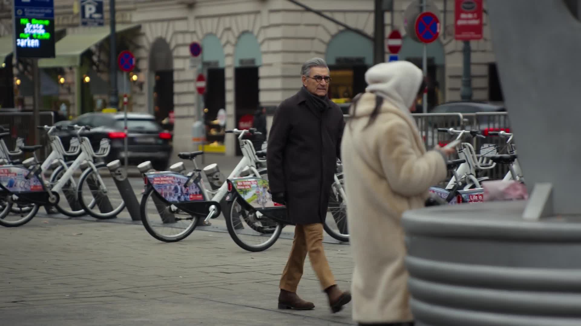 The Reluctant Traveler 2025 S03E02 [ENG1080p] mp4