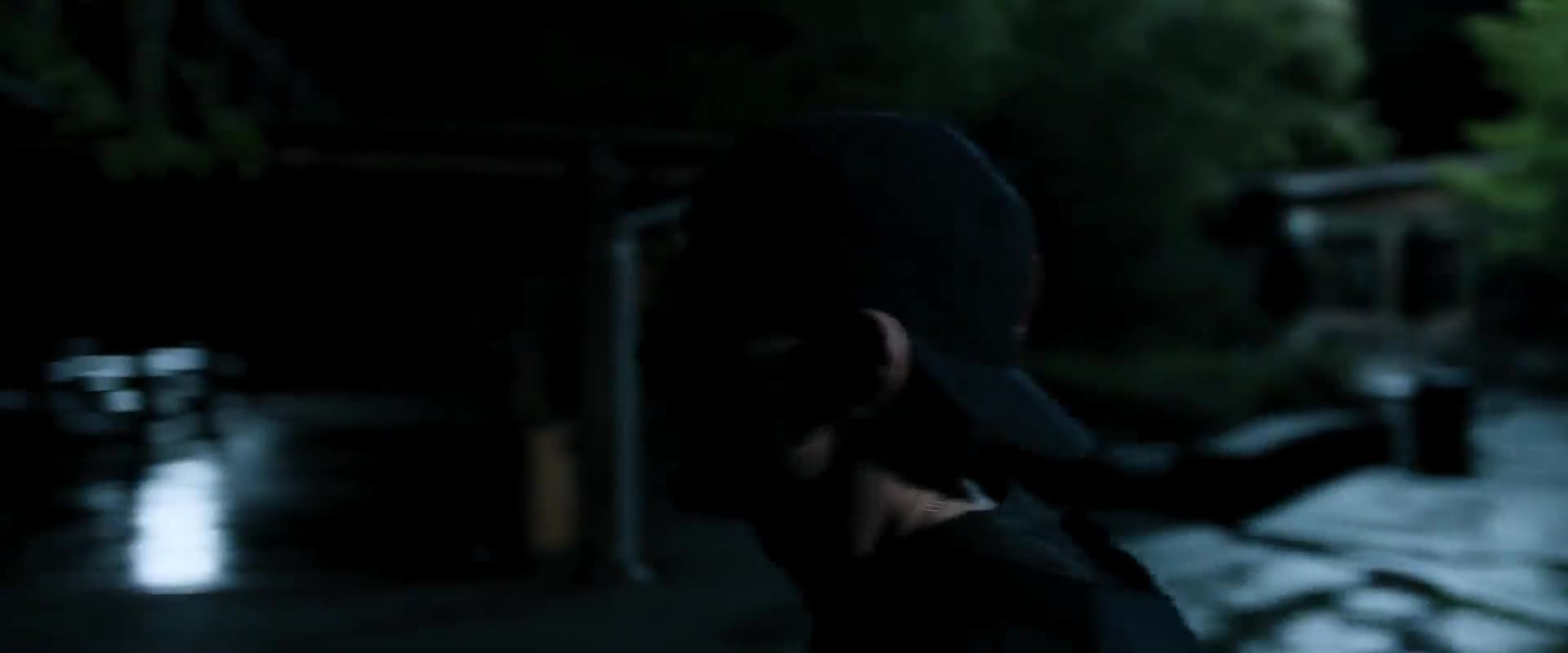 Chraň nás od zlého (Eric Bana,Édgar Ramírez,Olivia Munn 2014 Mysteriózní Horor Thriller Bdrip 1080p ) Cz dabing mp4