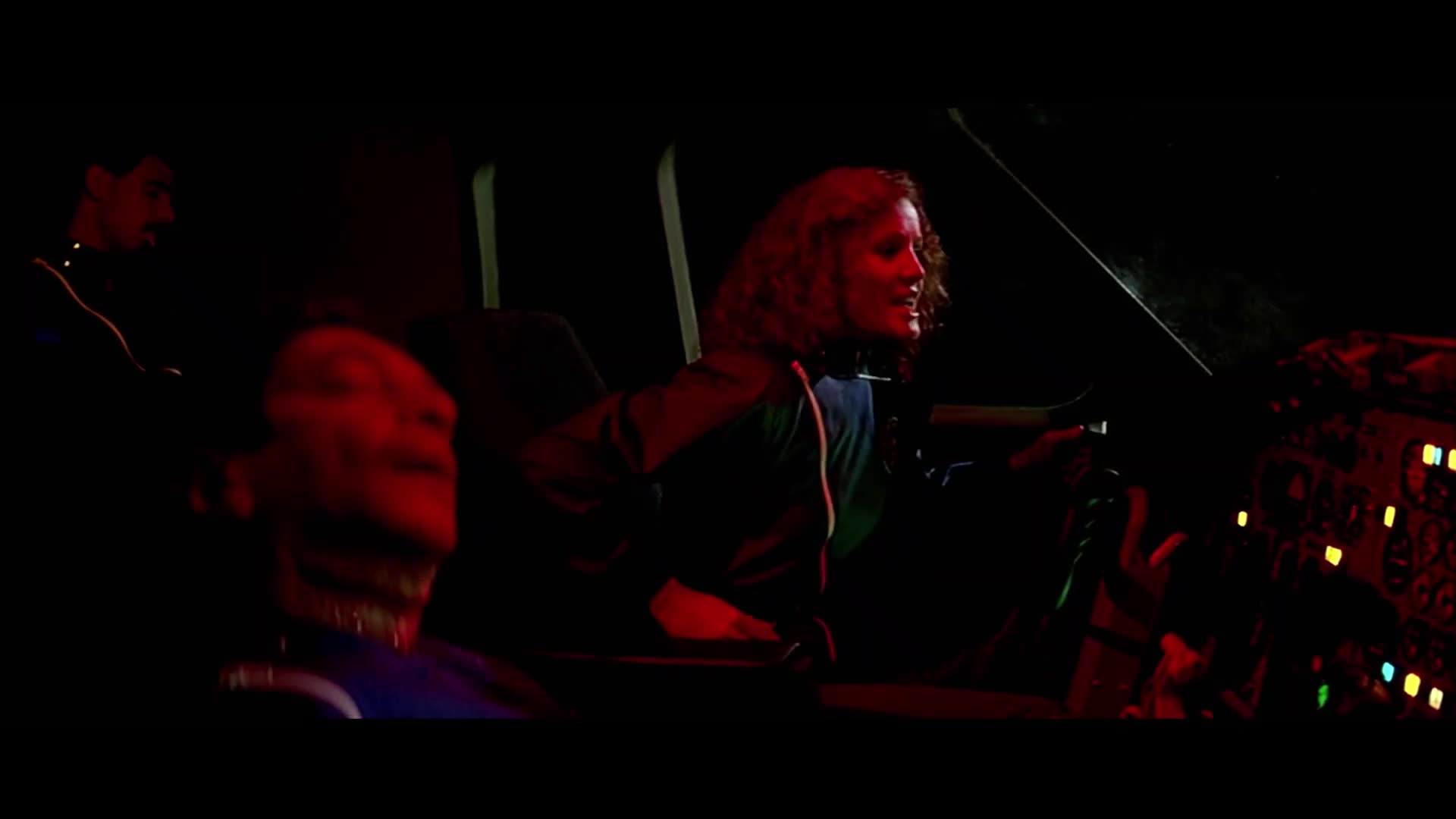 Útěk z New Yorku (Kurt Russell, Lee Van Cleef, Ernest Borgnine 1981 Akční Dobrodružný Sci Fi Thriller Dvdrip 1080p ) Cz dabing+cz title avi