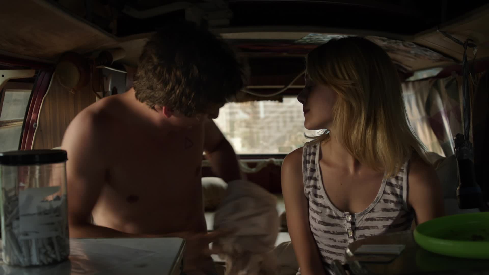 Hříšníci S02E04 A Beautiful Mess (2012) komedie czdab mkv