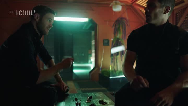 Killjoys Vesmírní lovci S05E08 Nepřestávej kličkovat mkv