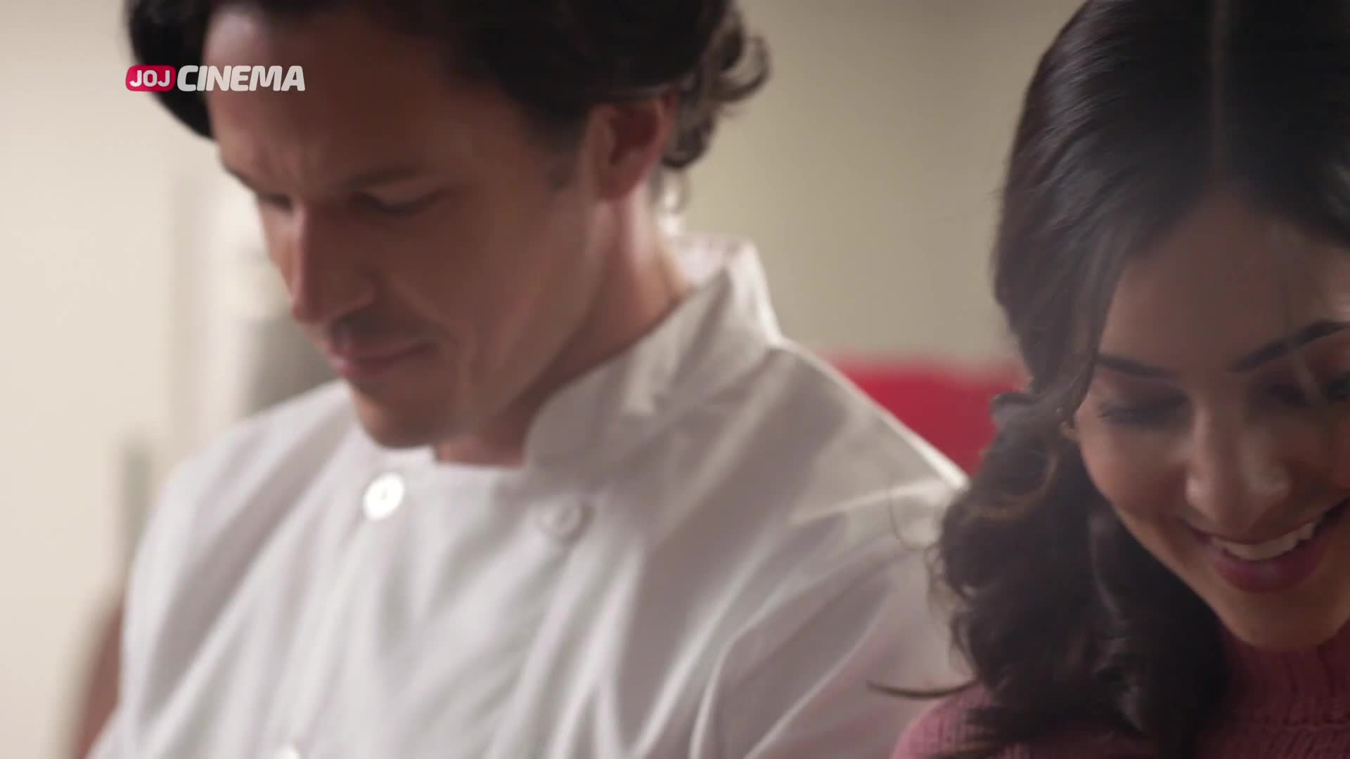 Sladké Vánoce HDTV CZ 2021 1080p Carmen Tirado (Camila Banus) Jax (Mark Hapka).mkv