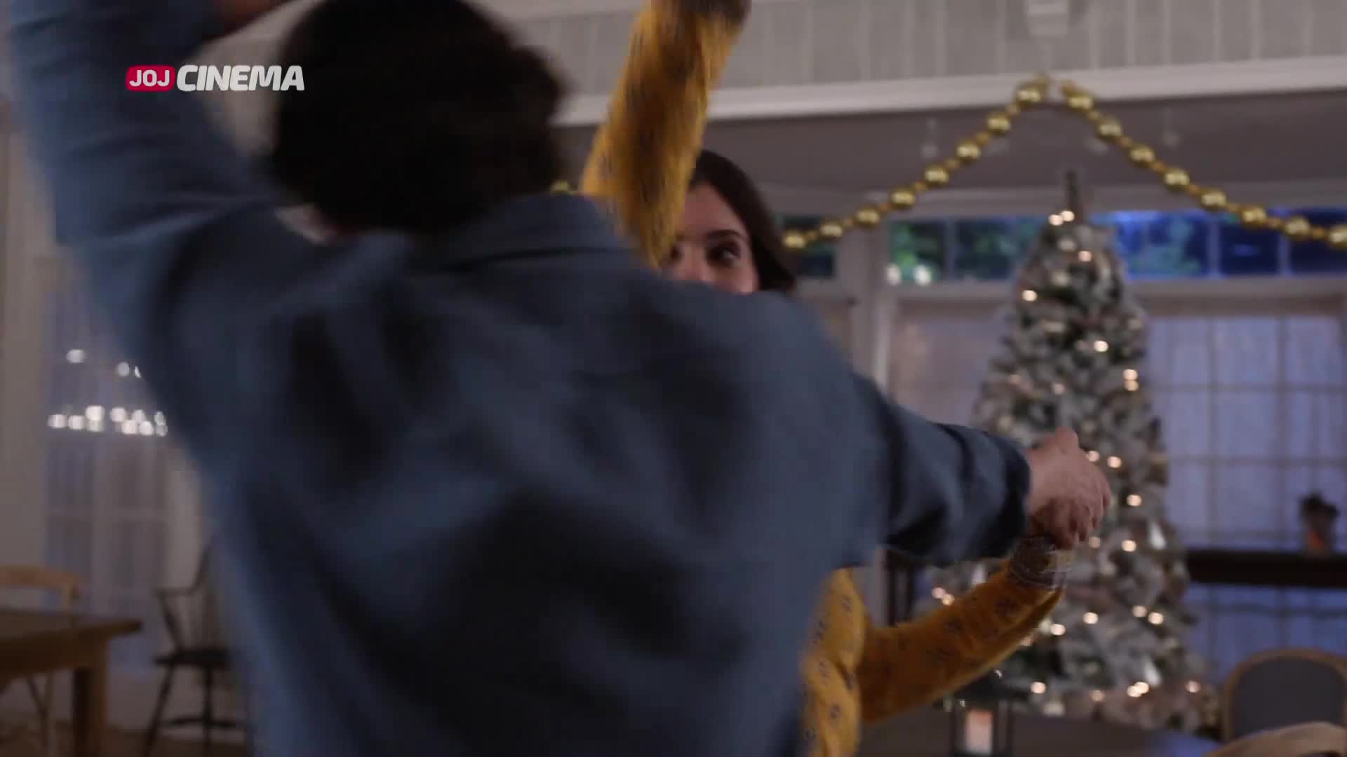 Sladké Vánoce HDTV CZ 2021 1080p Carmen Tirado (Camila Banus) Jax (Mark Hapka).mkv