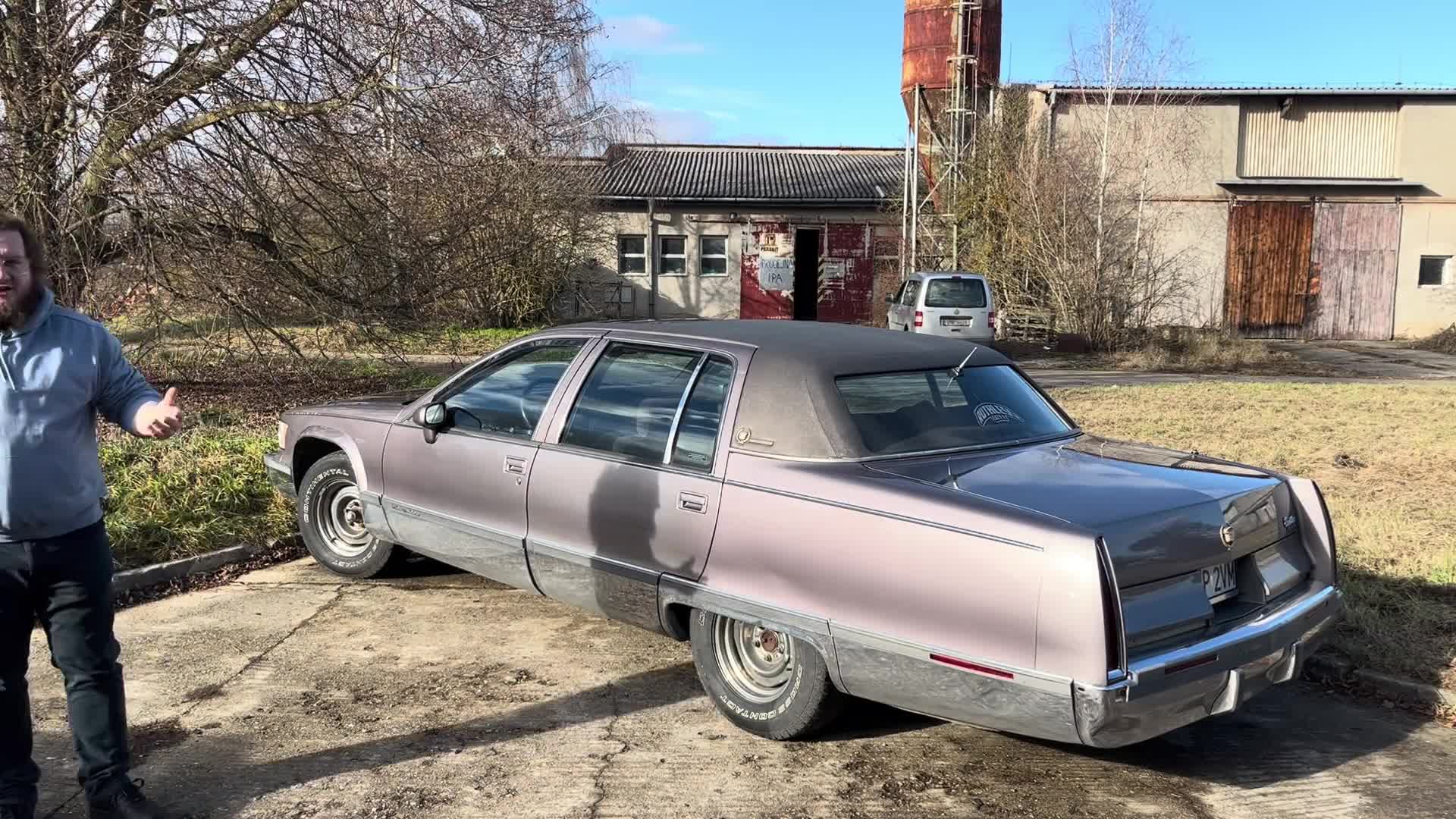43 Cadillac Fleetwood Brougham 1993 … za cenu nové Fabie mp4