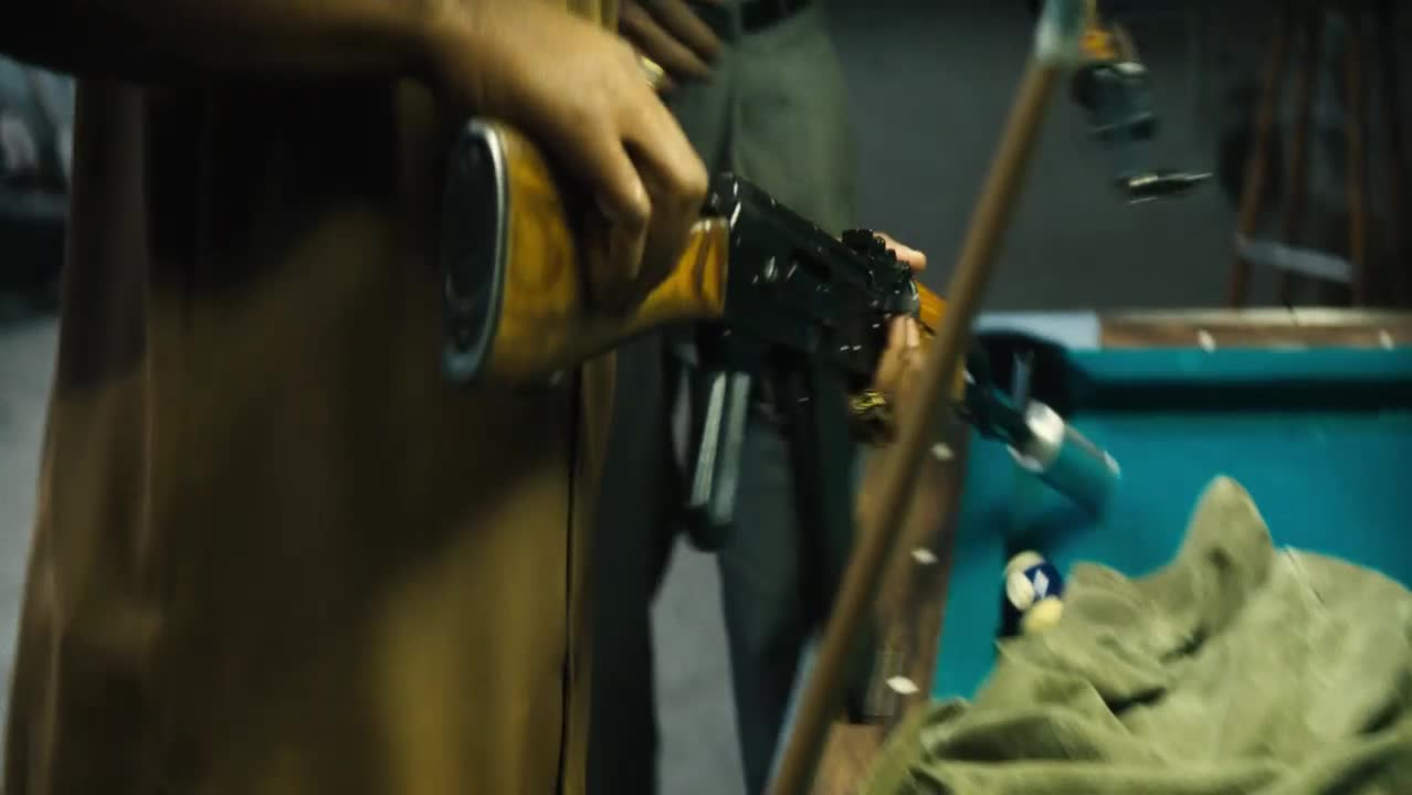 Mladý gangster (Matthew McConaughey,Jennifer Jason Leigh,Richie Merritt 2018 Dráma Krimi Bdrip 1080p ) Cz dabing+forced mkv