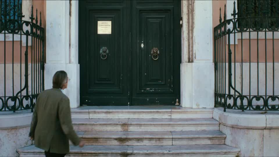 Noční vlak do Lisabonu (Jeremy Irons,Jack Huston,Martina Gedeck 2013 Thriller Mysteriózní Romantický Bdrip 1080p ) Cz dabing mp4