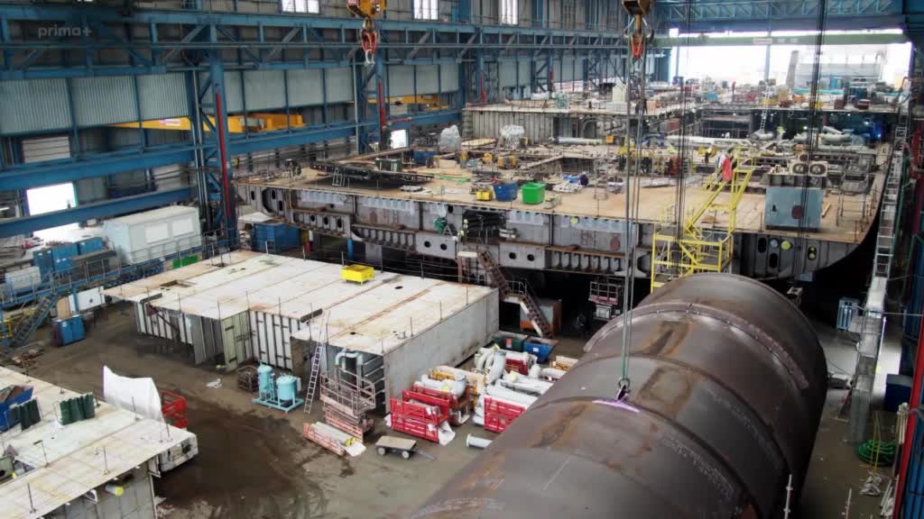 Vyjimecne projekty S02E03 Vyroba vyletni lodi [High Tech and Manual Work The Construction of a Cruise Liner] (cz en 576p) mkv