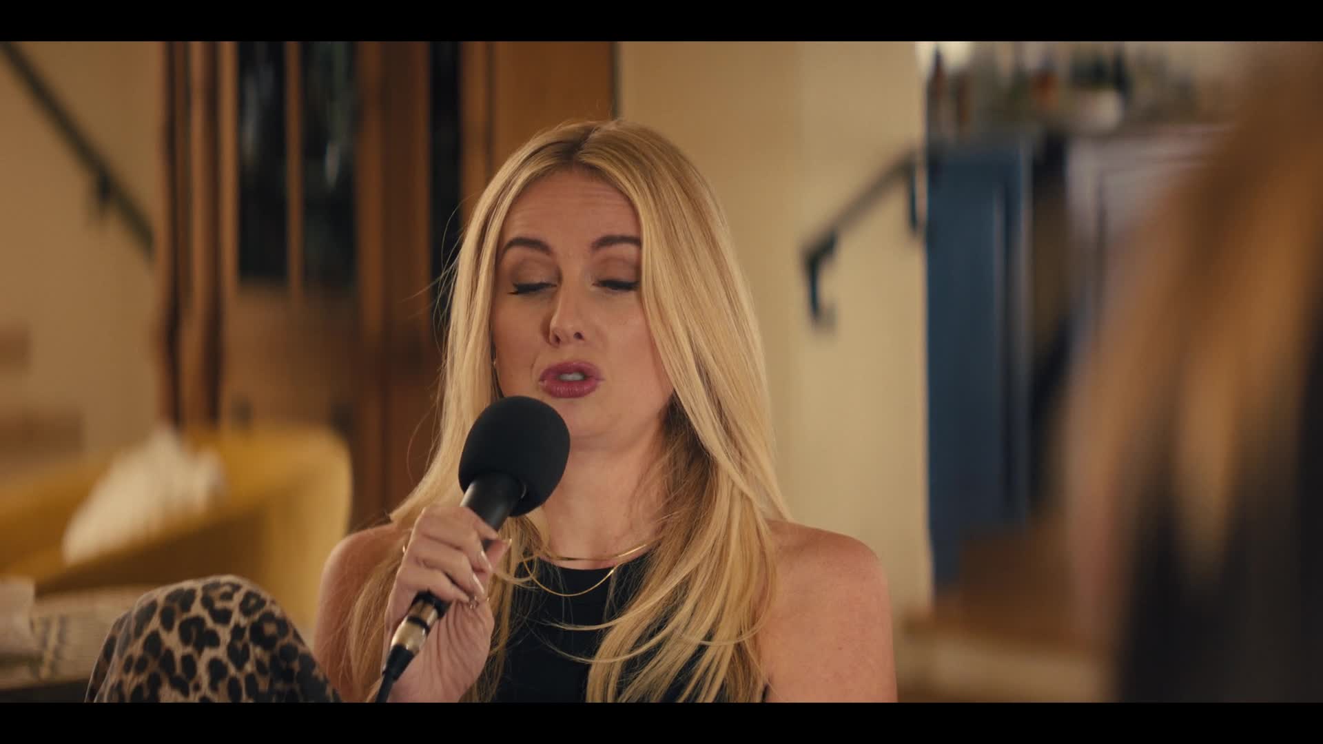 Tohle nikdo nechce Nobody Wants This S02E01 Večeře (2025) komedie romantický czdab mkv