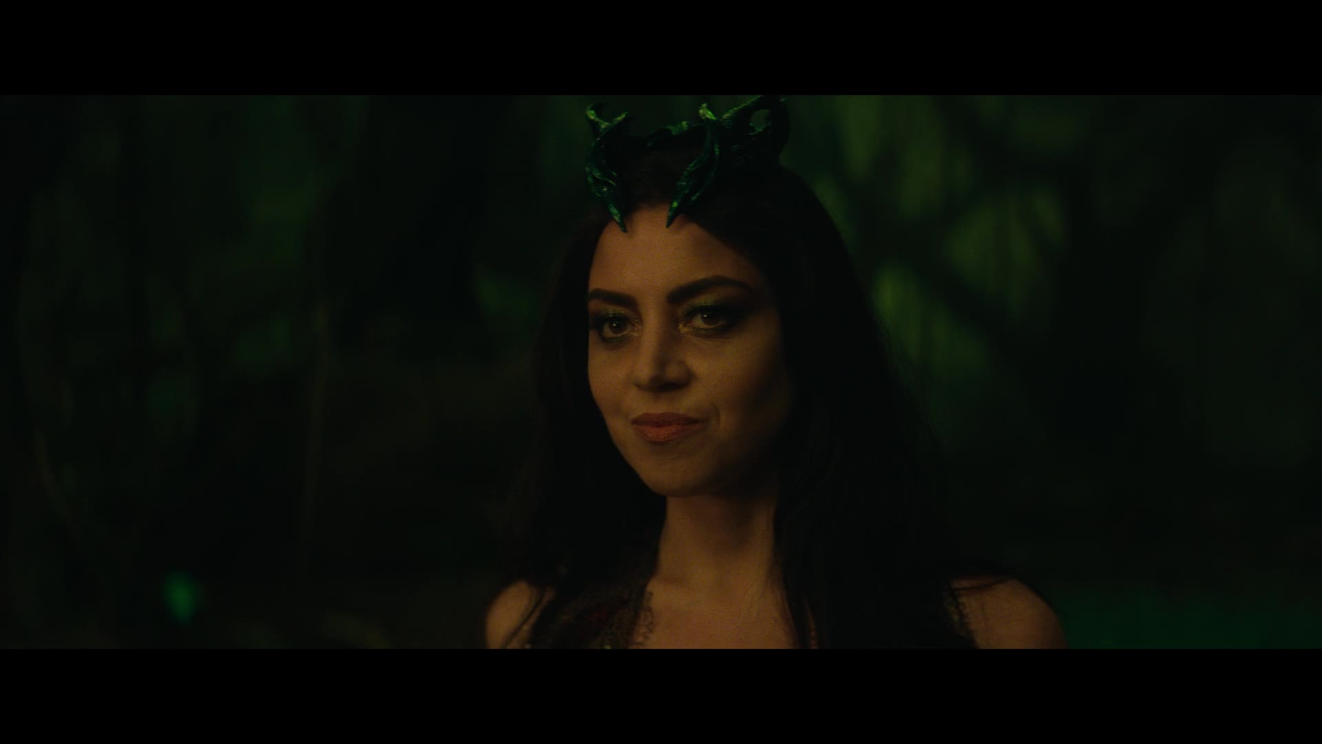 Agatha Za vším schovaná S01E08 09 2024 CZ dab Za ruku mě vem a slávy dosáhnem mkv