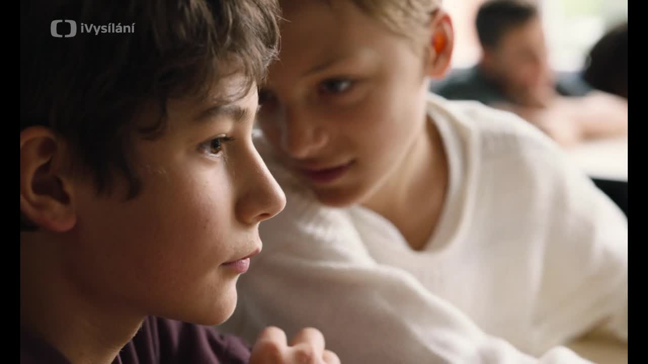 Blízko 2022 CZ dab mp4