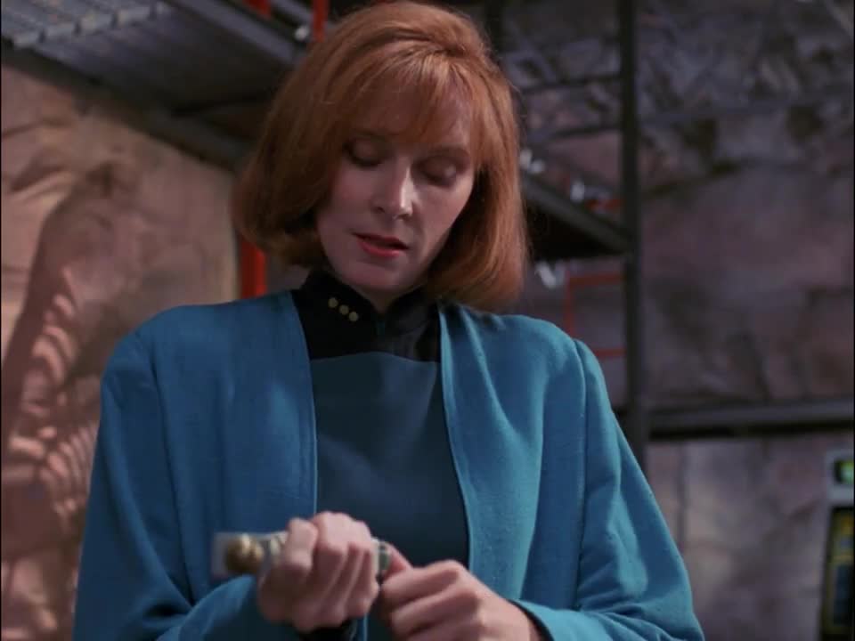 Star Trek Nová generace S03E04 Kdo pozoruje pozorovatele CZ dabing mp4