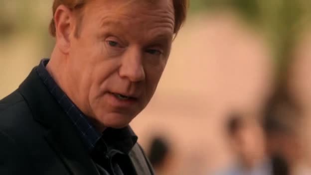 Kriminálka Miami 09x19 V kleci avi