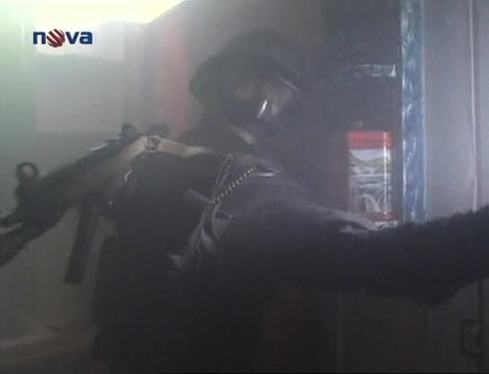 Sue Thomas Agentka FBI 01x13 Únik informací (The Leak) avi