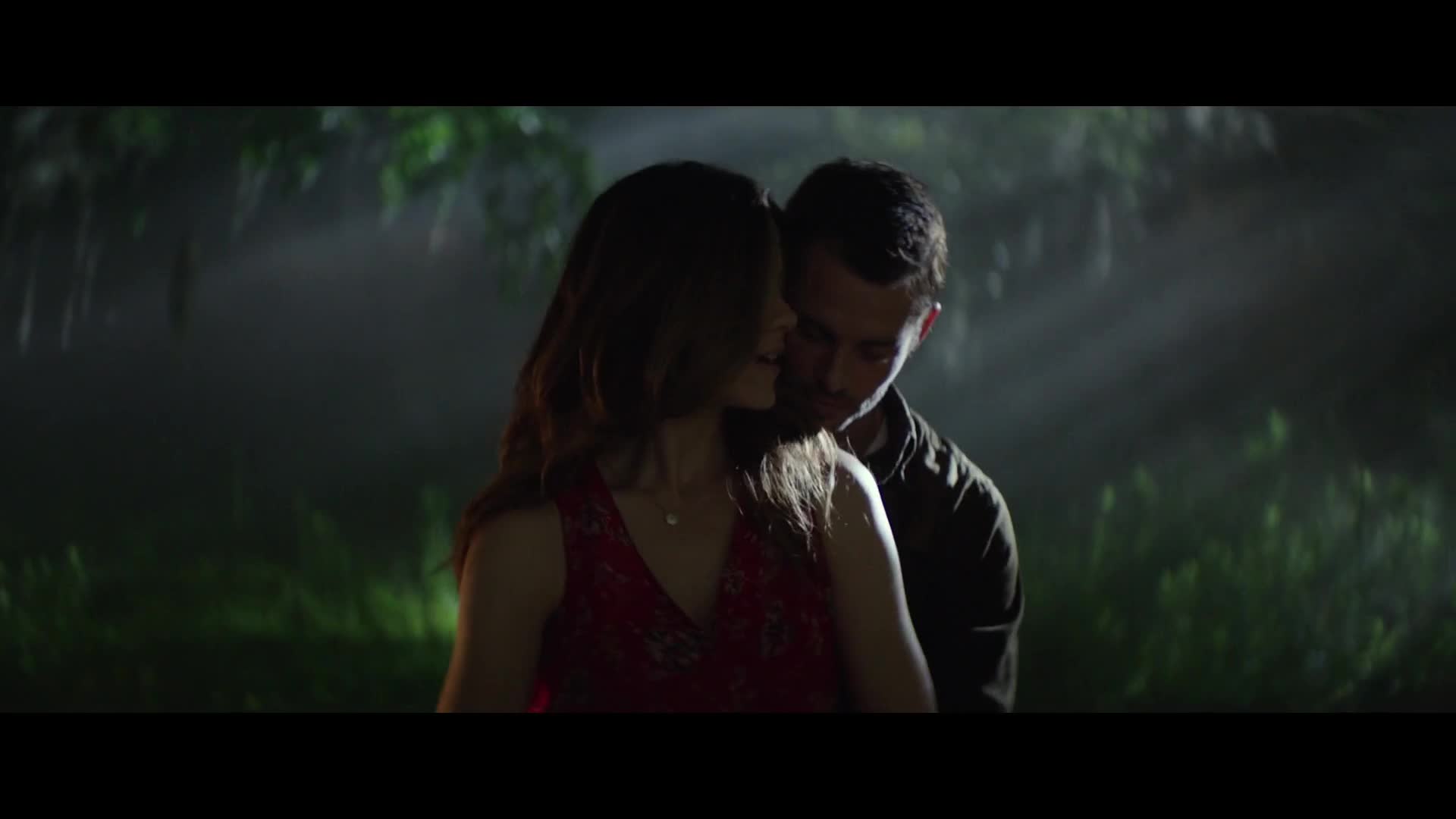 Co s láskou 2014 1080p NFRip DDP 5 1 H264 HDCzT romantické scény tanec ploužák.mkv
