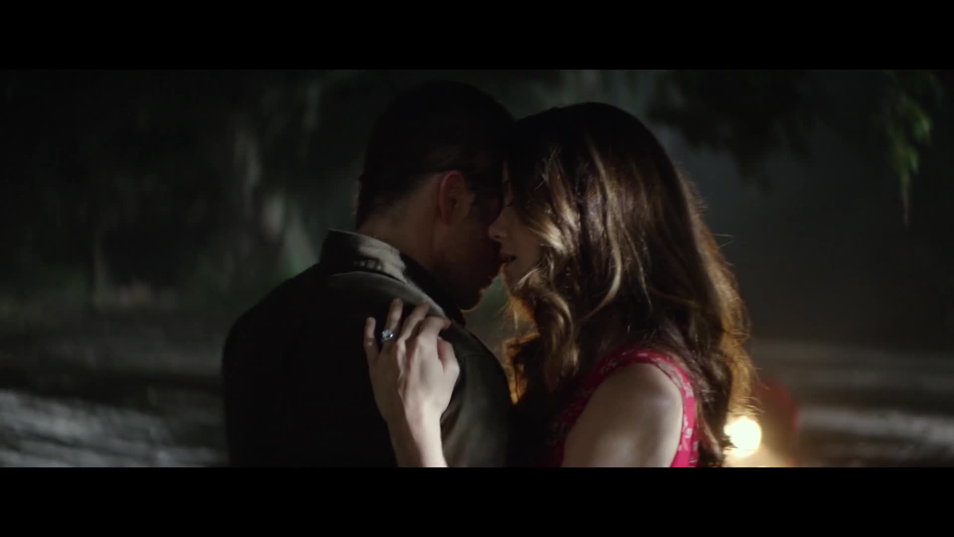 Co s láskou 2014 1080p NFRip DDP 5 1 H264 HDCzT romantické scény tanec ploužák.mkv