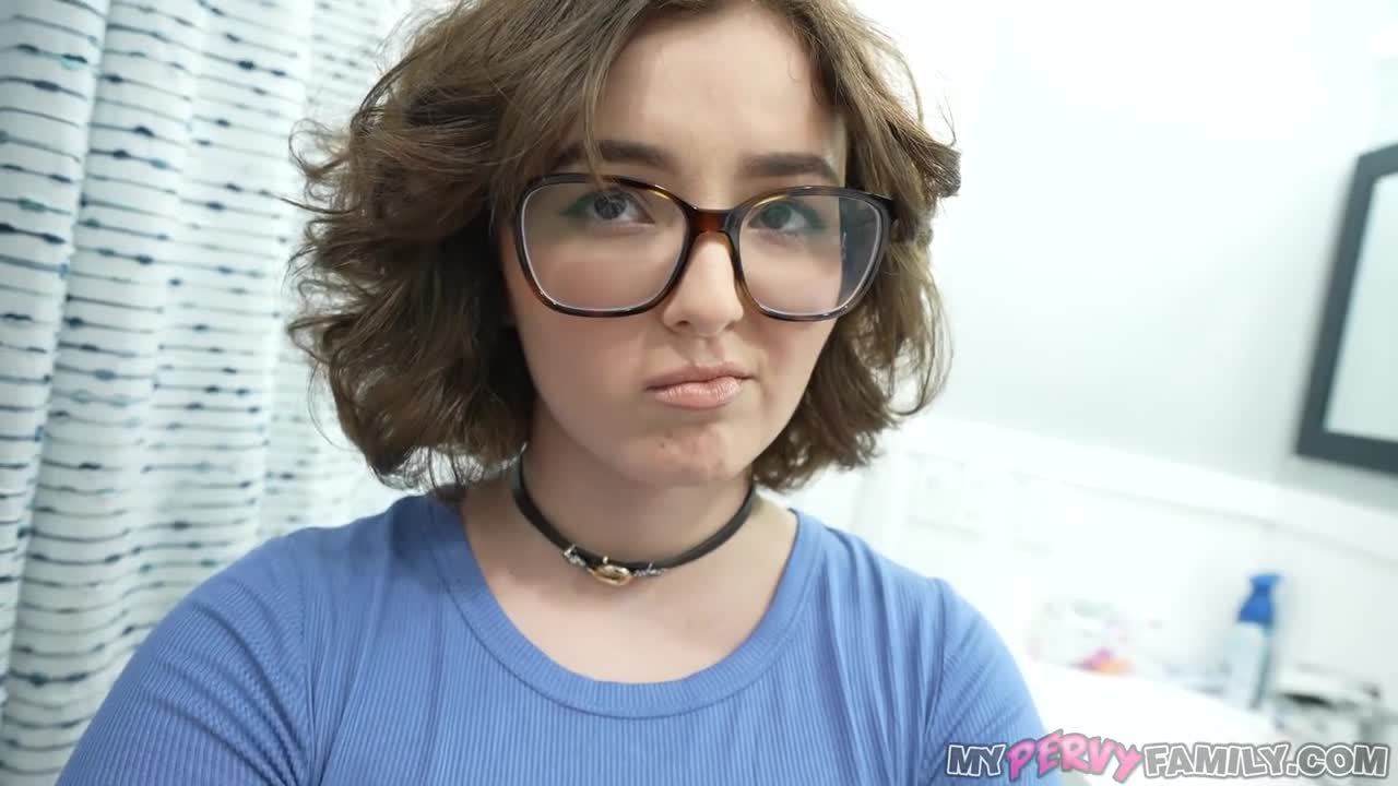 mypervyfamily 21 10 28 leana lovings but i have a girlfriend now 720p.mp4
