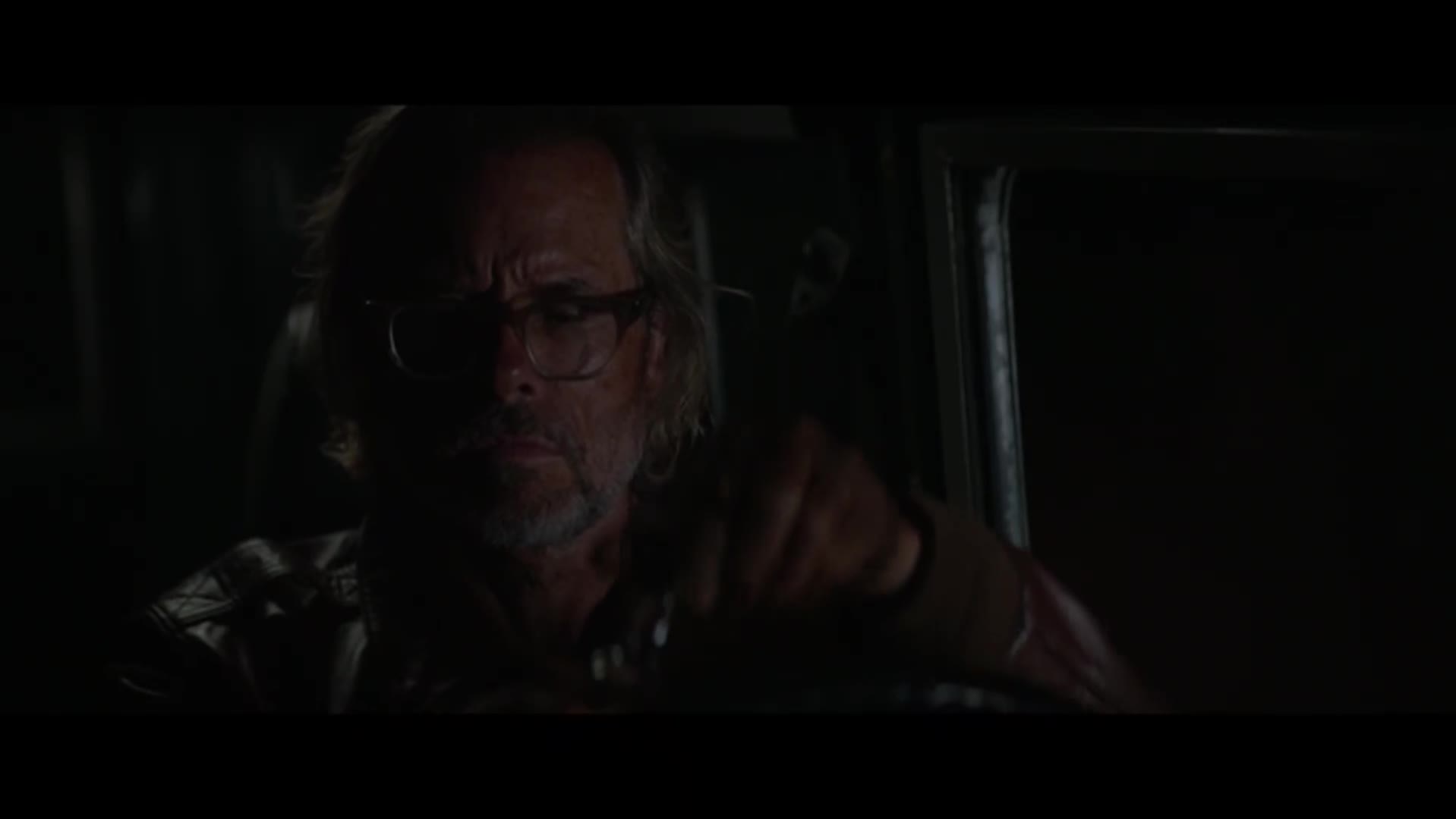 Pekelný stroj (Guy Pearce,Alice Eve,Jeremy Davies,Alex Pettyfer 2022 Thriller Bdrip 1080p ) Cz dabing mp4