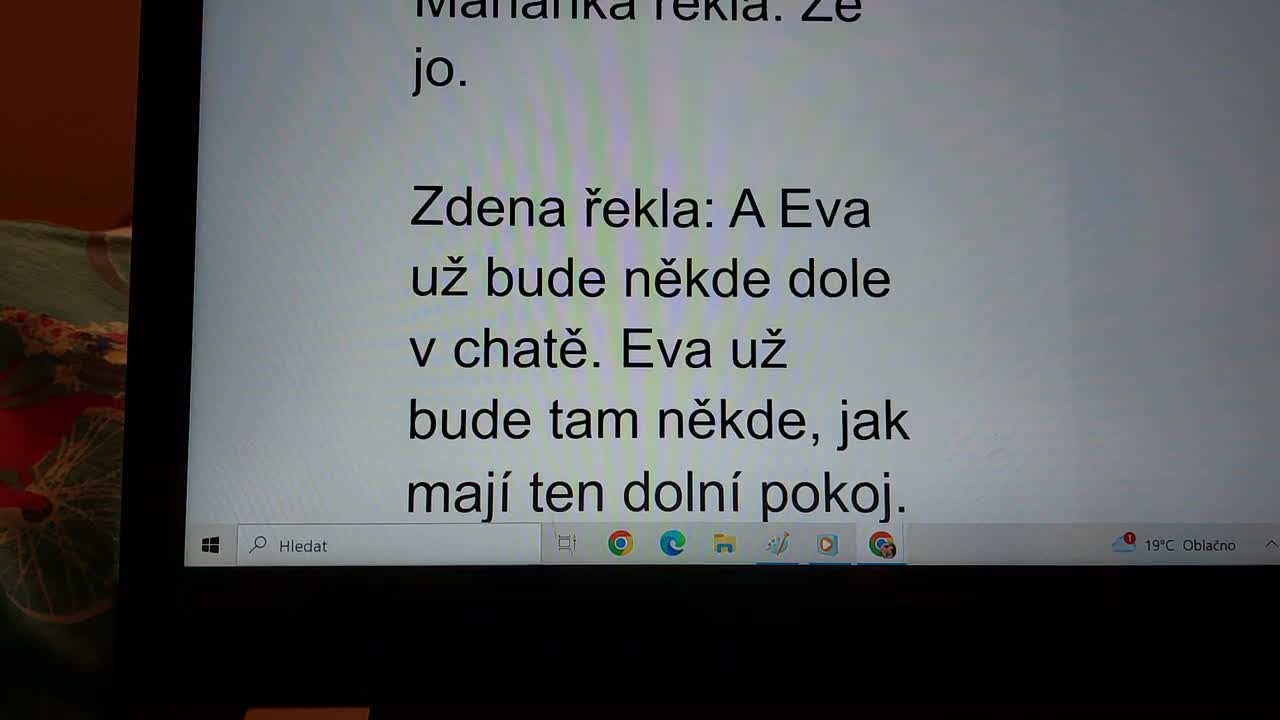 16 6 2025 princezna Marianka Mimapinková mluví s překladačem 13 mp4