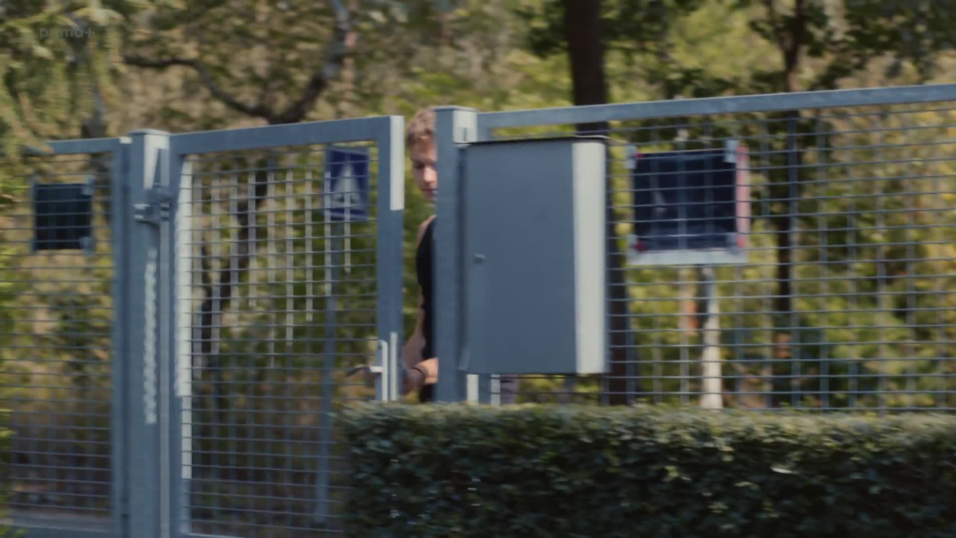 Na břehu řeky S01E02 mkv