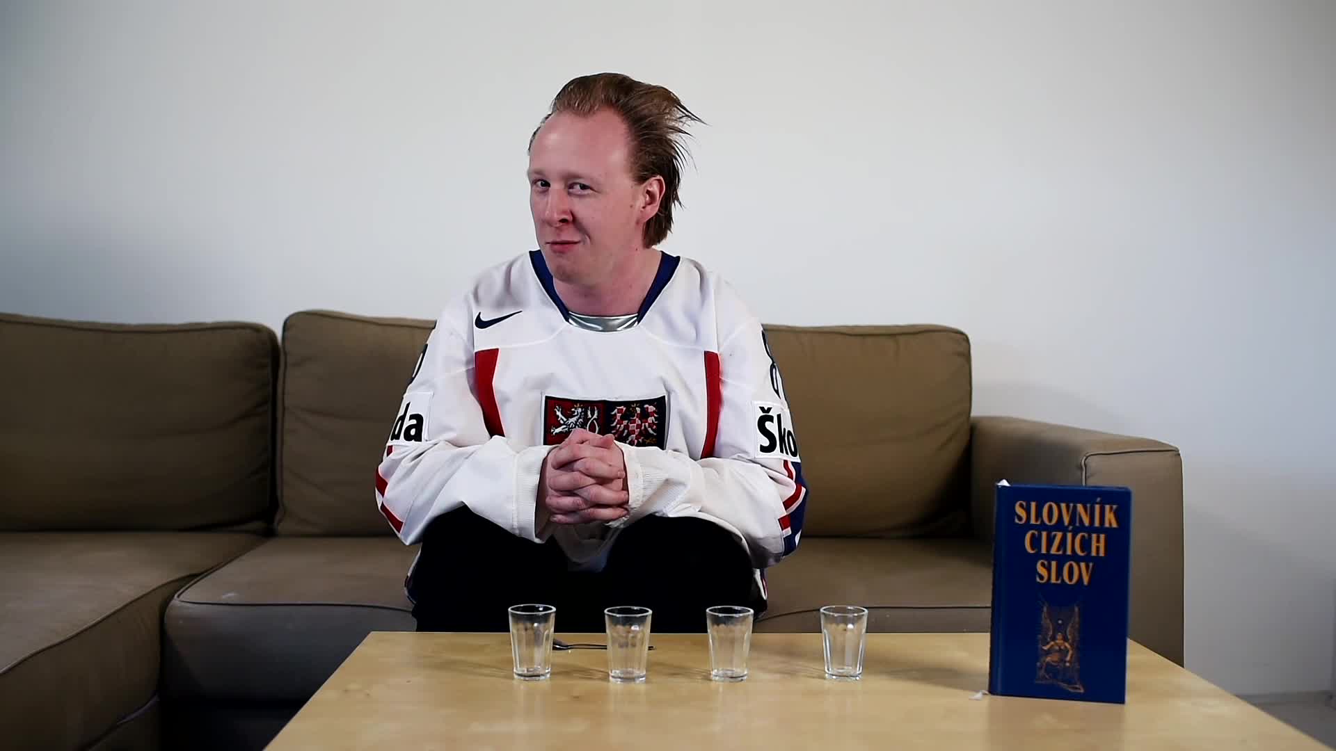 Lajna Luptákův vlogísek S00E10 12 2019 CZ dab 1080p Lupták také býval sám doma, o téhle zkušenosti se ale r mp4