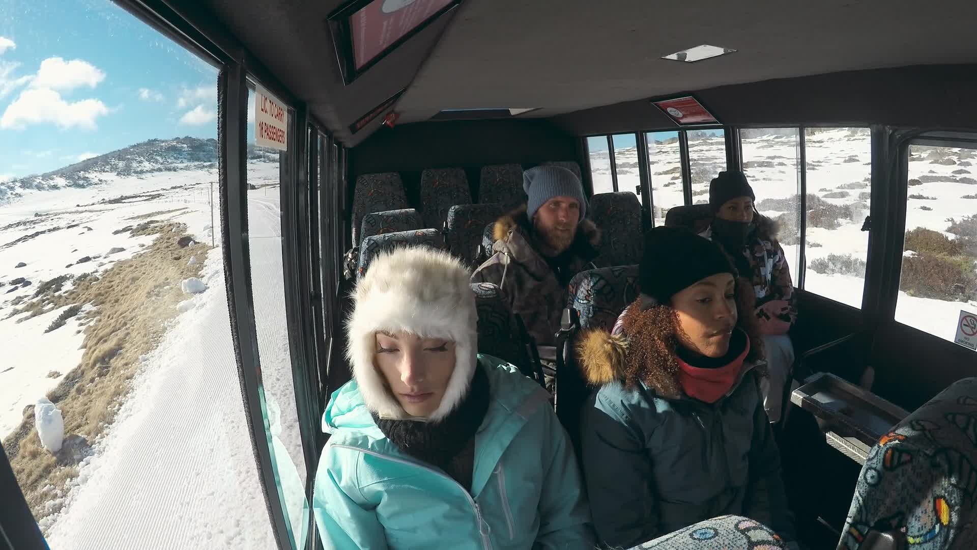 Agent S01E09 10 2022 CZ dab Pořádně studený prachy mkv