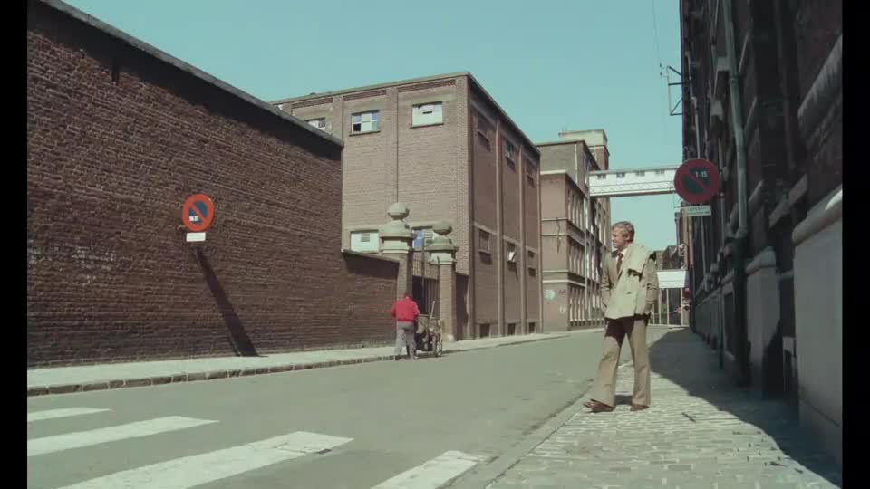 Tělo mého nepřítele (Jean Paul Belmondo, Marie France Pisier, Bernard Blier 1976 Drama Krimi Bdrip 1080p ) Cz dabing mp4