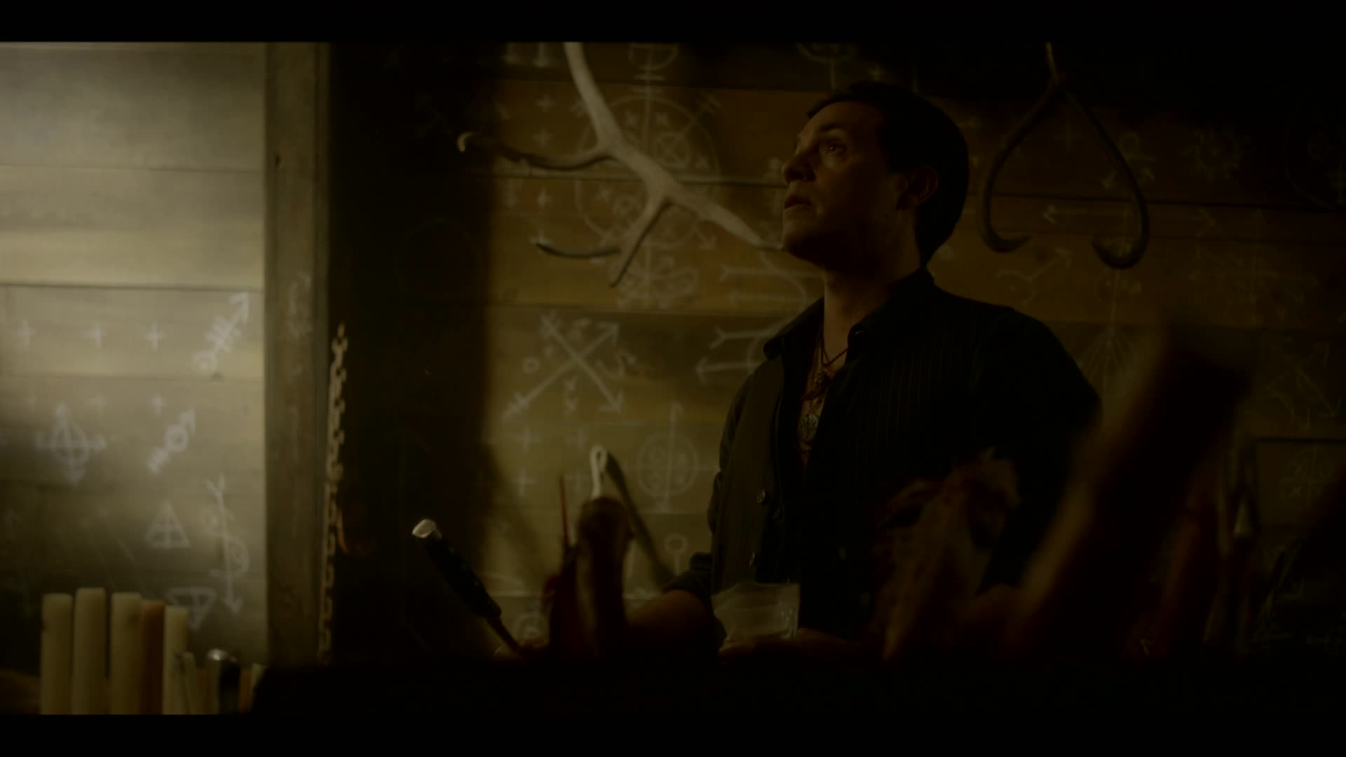 Cardinal S02E06 06 2018 CZ dab 1080p Letní případ El Brujo mkv