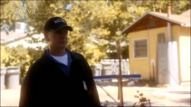 NCIS s08e04 Království a věrní avi