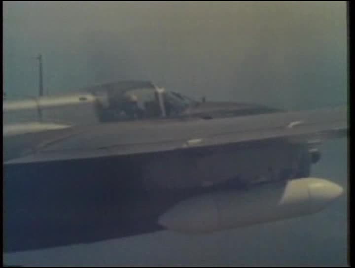 Války a zbraně 20 Letecká válka ve Vietnamu avi