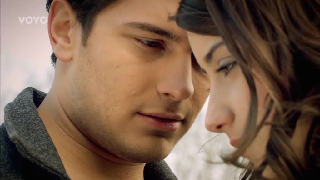 Feriha 01x999 Emir a Feriha sestřih společných scén.mp4