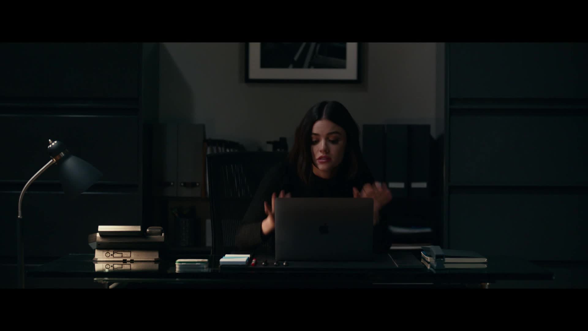 Nesnáším tě, lásko Austin Stowell Lucy Hale sestřih romantických scén filmu z roku 2021.mp4