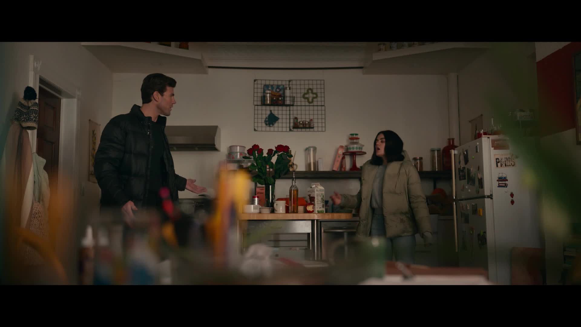 Nesnáším tě, lásko Austin Stowell Lucy Hale sestřih romantických scén filmu z roku 2021.mp4