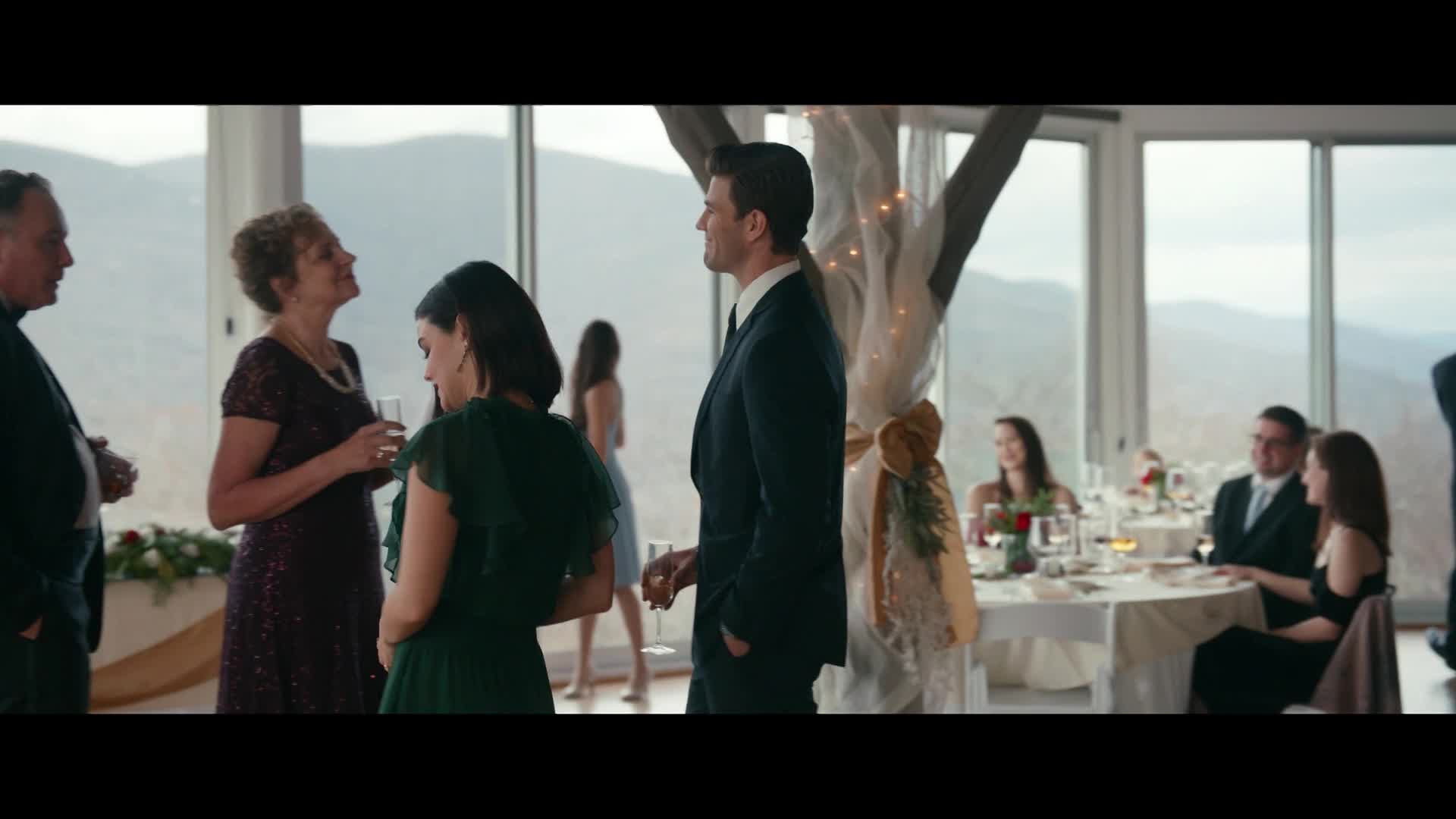 Nesnáším tě, lásko Austin Stowell Lucy Hale sestřih romantických scén filmu z roku 2021.mp4